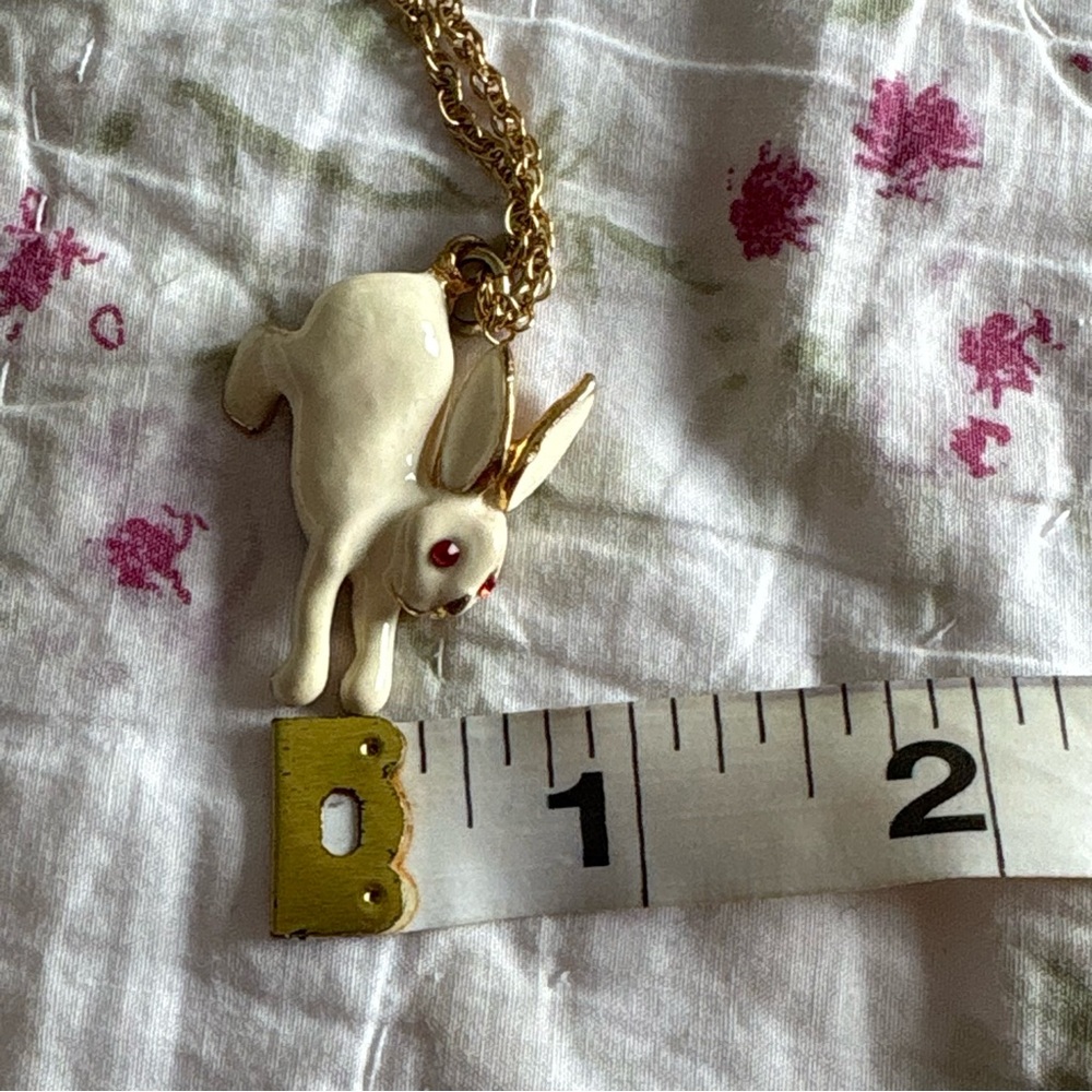 White rabbit necklace gold red eyes enamel bunny pendant long chain wonderland - Picture 9 of 10